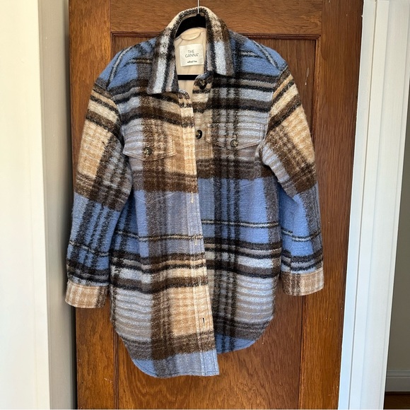 Aritzia Jackets & Blazers - Aritzia Wilfred Free The Ganna shirt jacket Size M Long